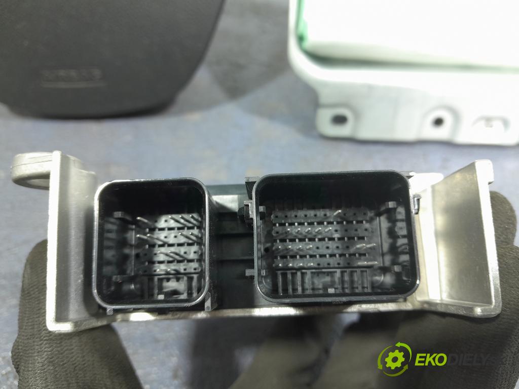Ford C-max 2007 kokpit,pristrojová doska 3M5X-R04305-AHW