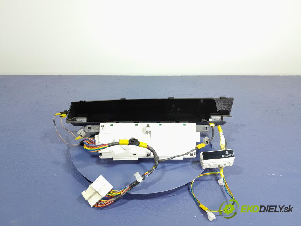 Toyota Prius 2008 Přístrojová deska 83800-47251-A