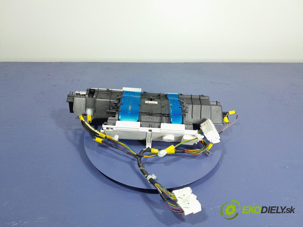Toyota Prius 2008 Přístrojová deska 83800-47251-A