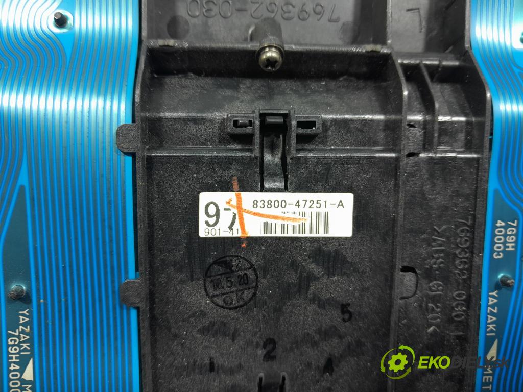 Toyota Prius 2008 Přístrojová deska 83800-47251-A