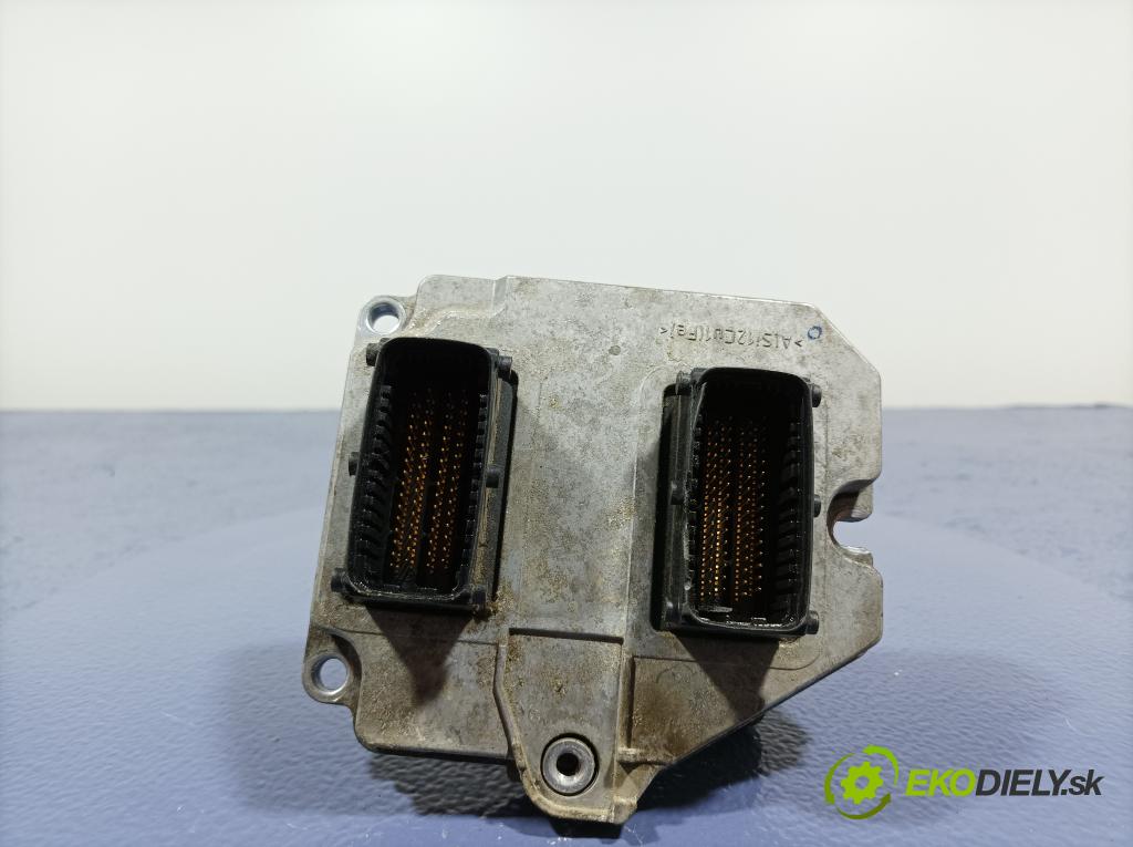Opel Vectra 2004 řídící jednotka Motor: 55354416