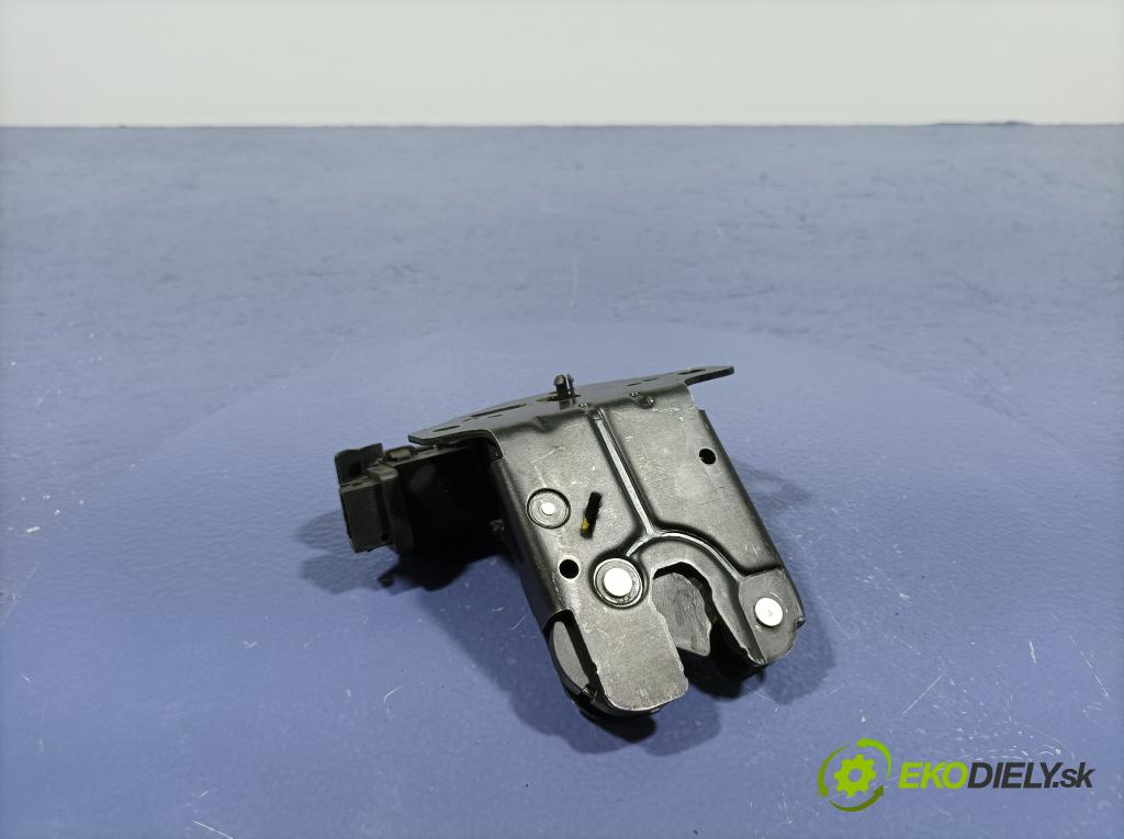Audi A6 2007 zámek Klapky: kufr 8P4827505D