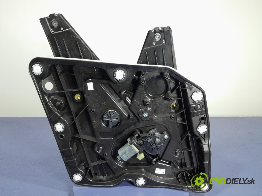 Skoda Octavia 2020 mechanismus stahování Sklenka: před Levý: 5E3837655