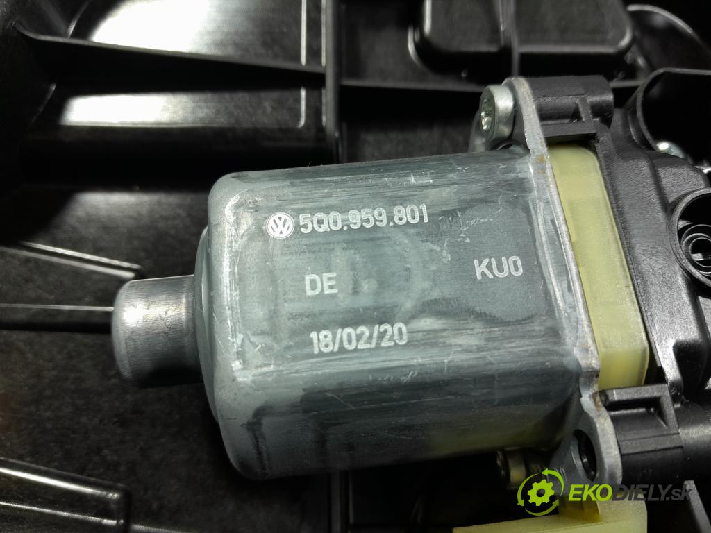 Skoda Octavia 2020 mechanismus stahování Sklenka: Zad: Levý: 5E3839655