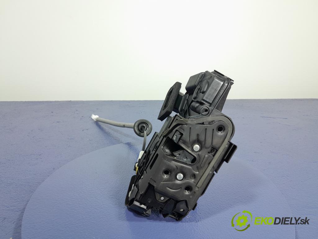 Skoda Octavia 2020 zámek dveře Zad: v pravo: 5TA839016N