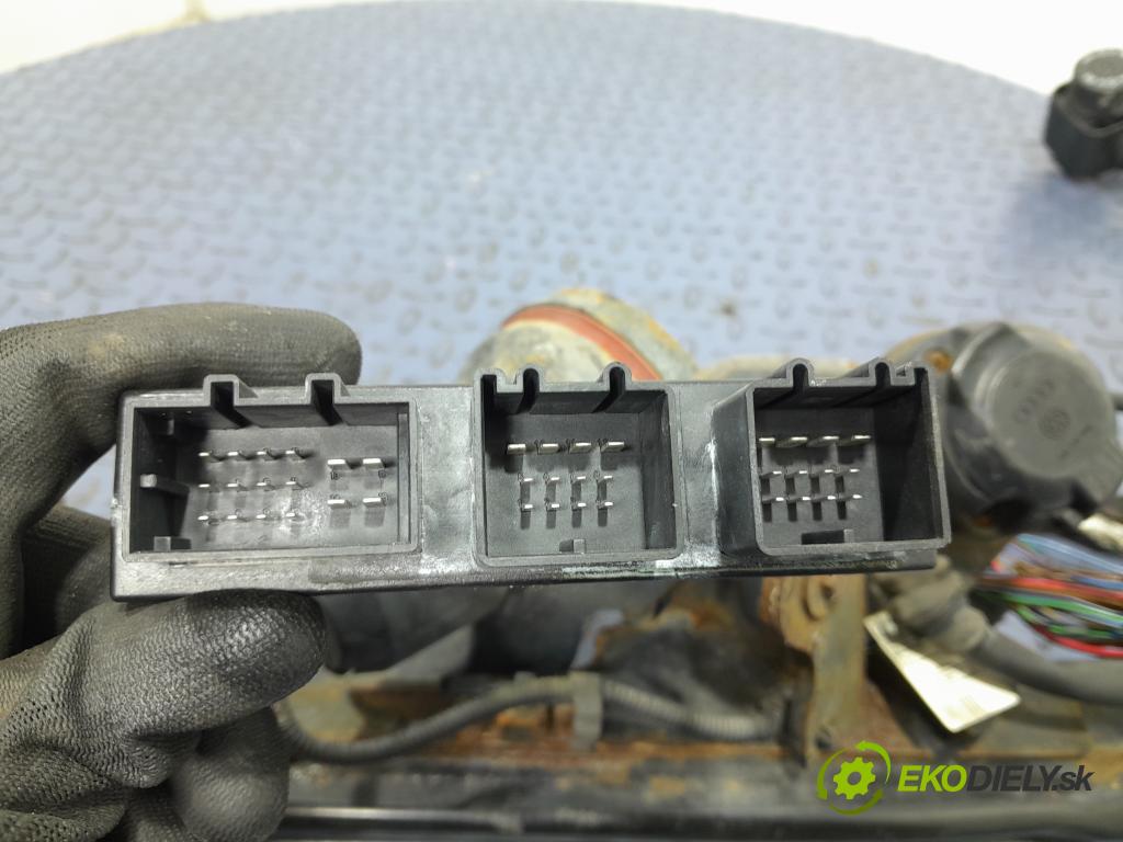 Audi A6 2007 oko Do Přívěsy 4F9813685A