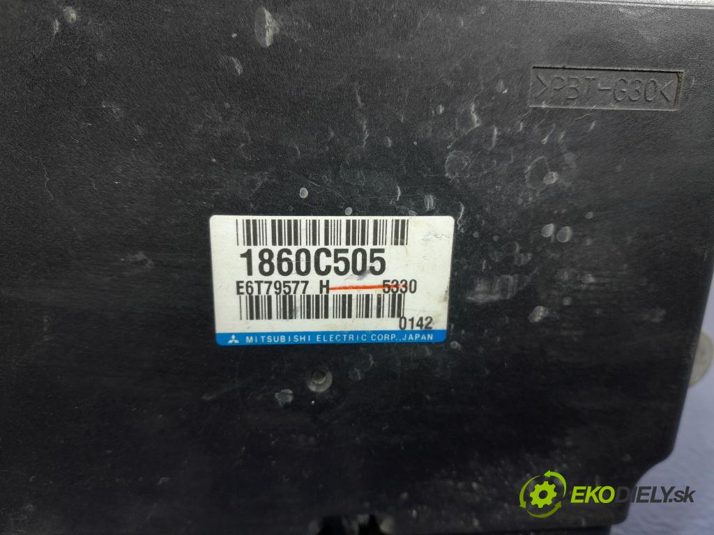 Mitsubishi Outlander 2015 řídící jednotka Motor: 1860C505