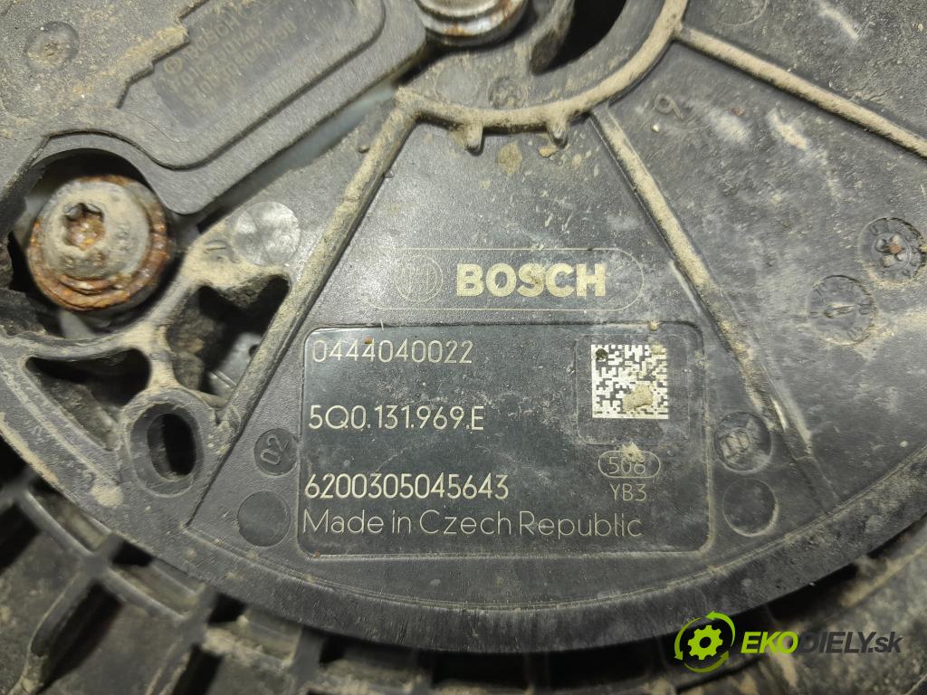 Skoda Octavia 2020 Nádrž: AdBlue: 5Q0131877F