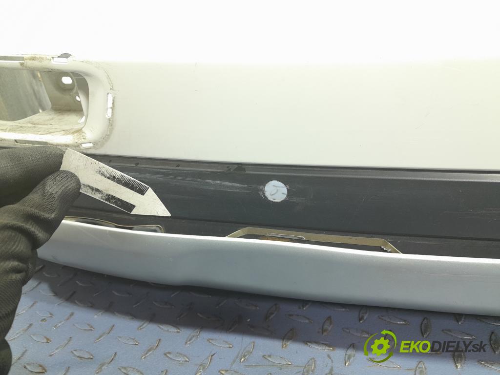 Mitsubishi Outlander 2015 nárazník Zad: 01