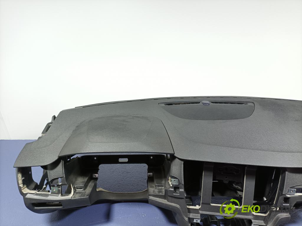 Volvo V90 2017 kokpit,pristrojová doska 031688125