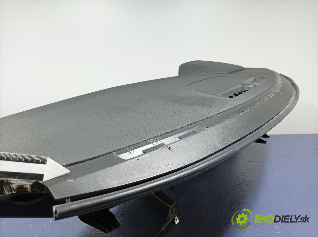 Volvo V90 2017 kokpit,pristrojová doska 031688125