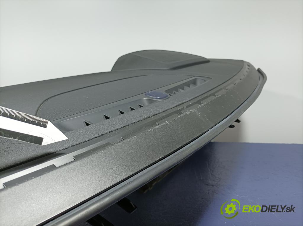 Volvo V90 2017 kokpit,pristrojová doska 031688125