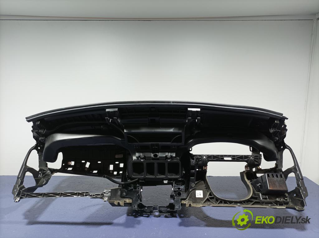 Volvo V90 2017 kokpit,pristrojová doska 031688125
