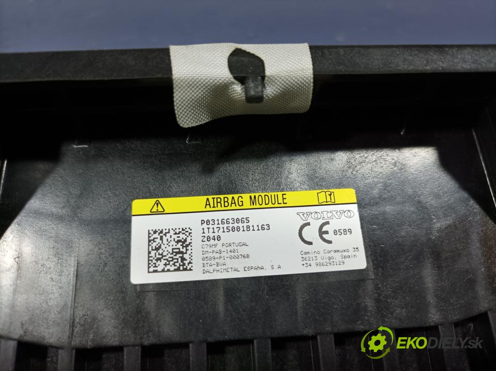 Volvo V90 2017 kokpit,pristrojová doska 031688125