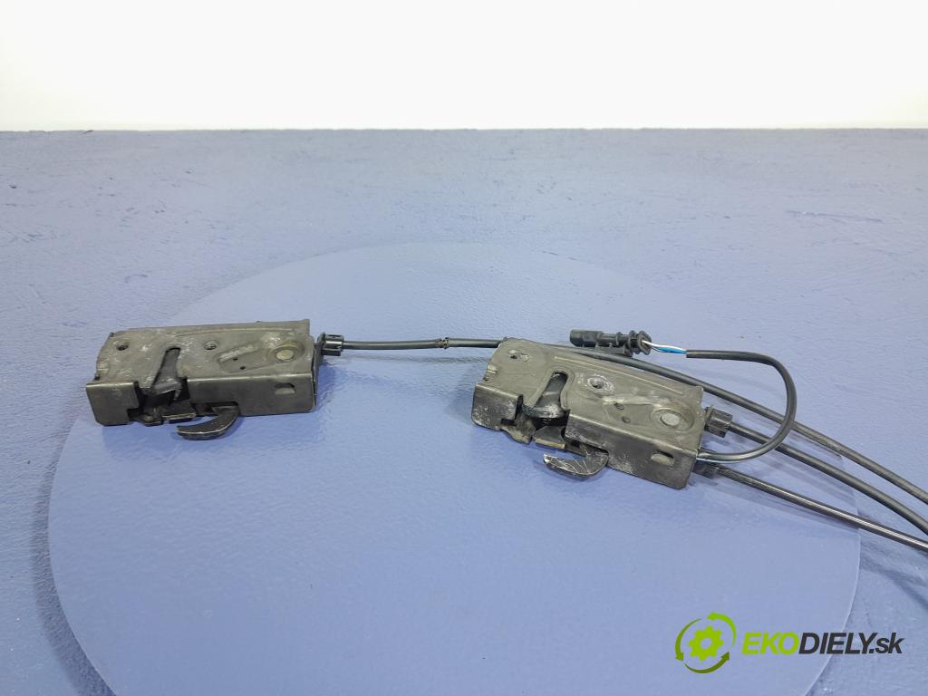 Volvo V90 2017 zámek masky: 31352884