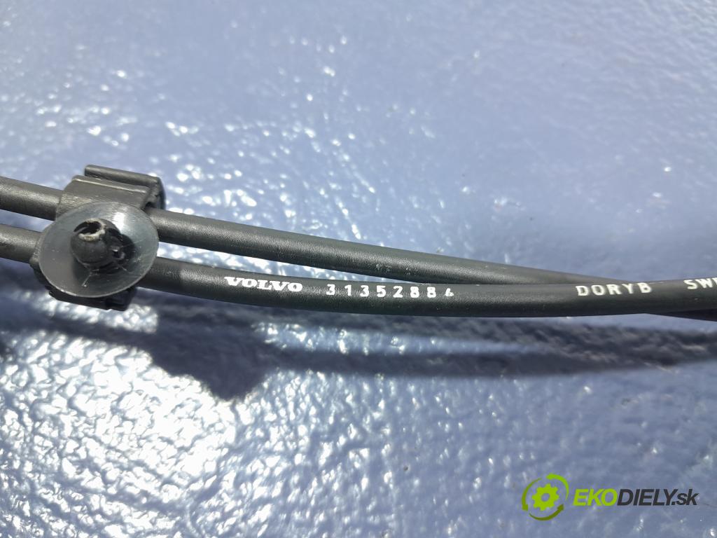 Volvo V90 2017 zámek masky: 31352884