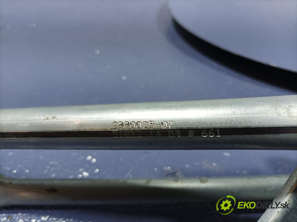 Bmw X1 2012 mechanismus motorek Stěrače: před 2990025
