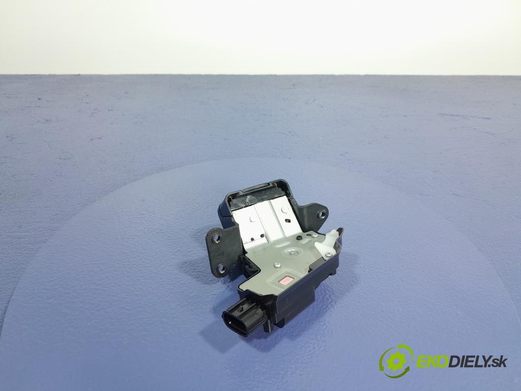 Lexus NX 2019 zámek Klapky: kufr 01