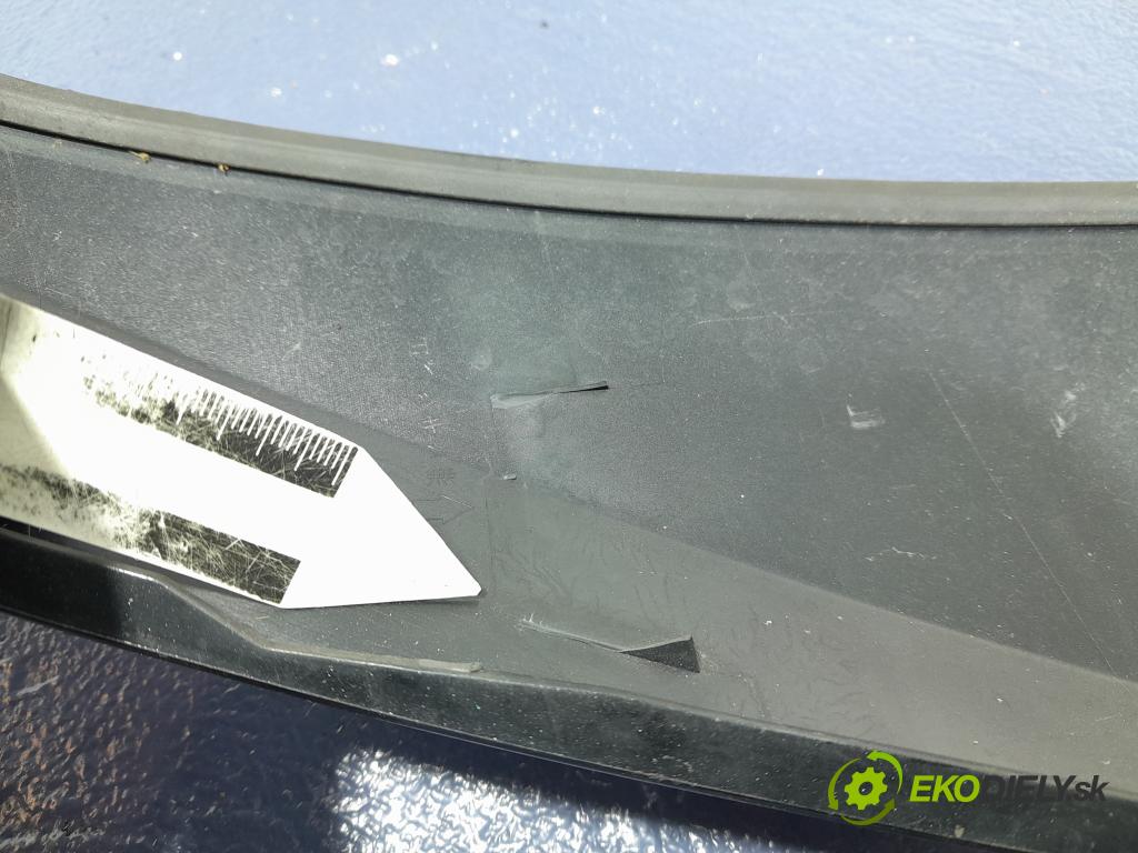 Lexus NX 2019 zaslepka: Zad: 76801-78090