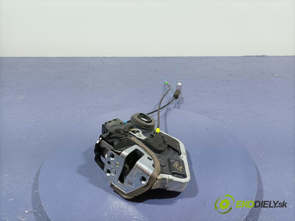 Lexus NX 2019 zámek dveře Zad: v pravo: 01