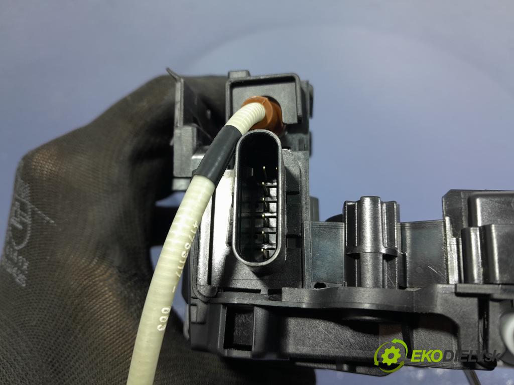 Bmw Seria 7 2022 zámek dveře Zad: v pravo: 7477704