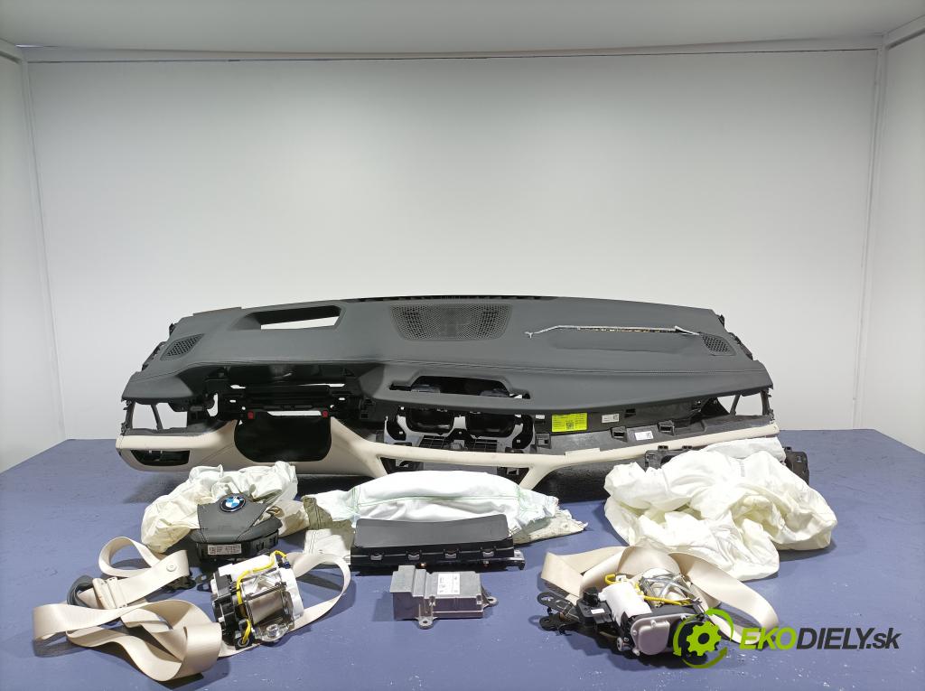 Bmw Seria 7 2022 kokpit,pristrojová doska 01