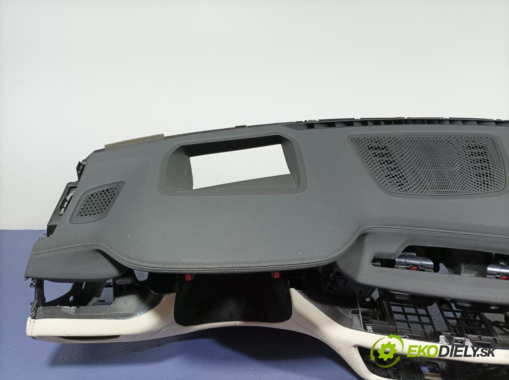 Bmw Seria 7 2022 kokpit,pristrojová doska 01