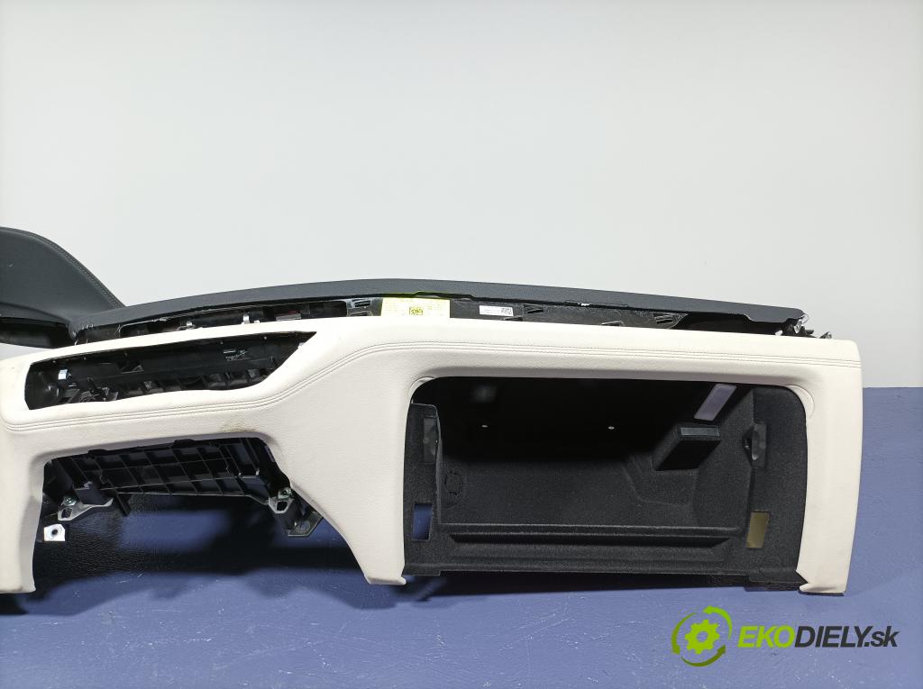 Bmw Seria 7 2022 kokpit,pristrojová doska 01