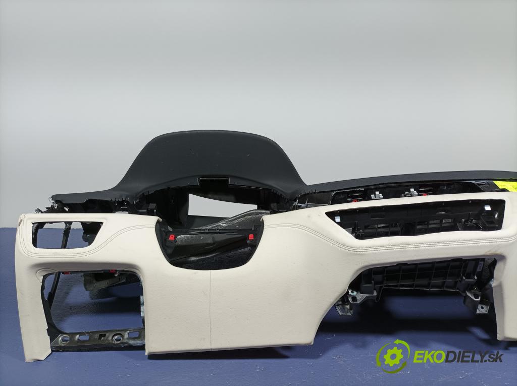 Bmw Seria 7 2022 kokpit,pristrojová doska 01