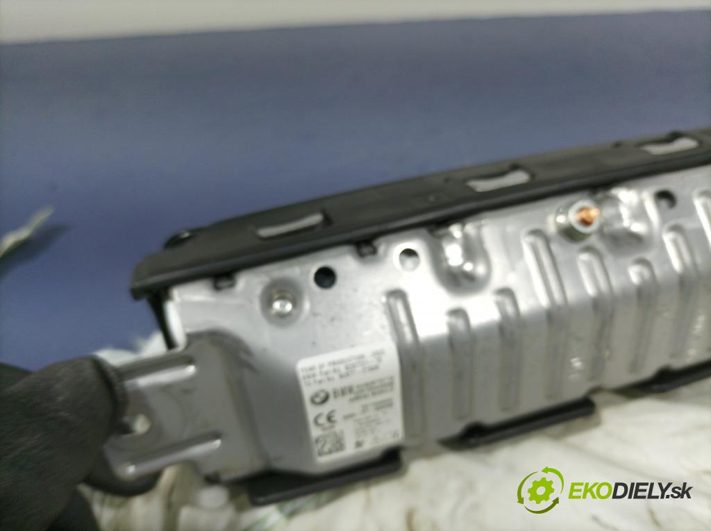Bmw Seria 7 2022 kokpit,pristrojová doska 01