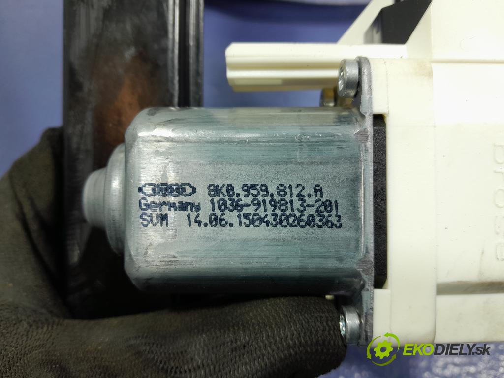 Audi Q5 2015 mechanismus stahování Sklenka: Zad: v pravo: 8R0839462E
