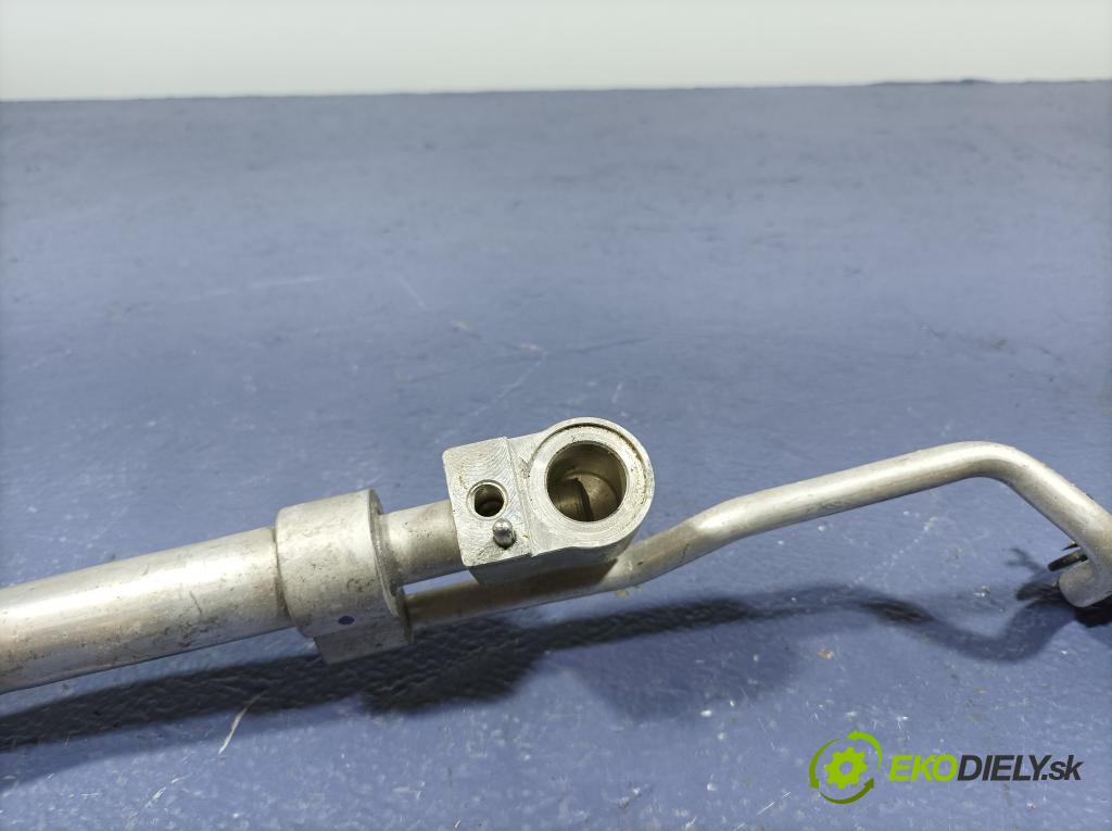 Bmw Seria 7 2022 trubka Klimatizace: 9893010
