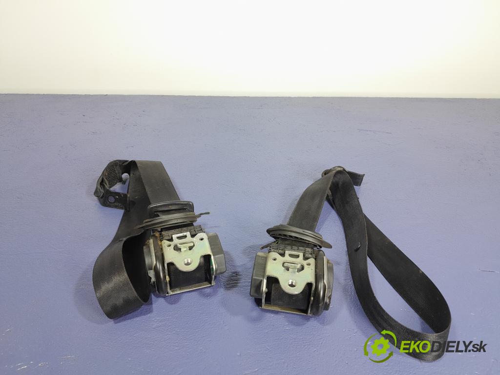 Seat Leon 2006 kokpit,pristrojová doska 01