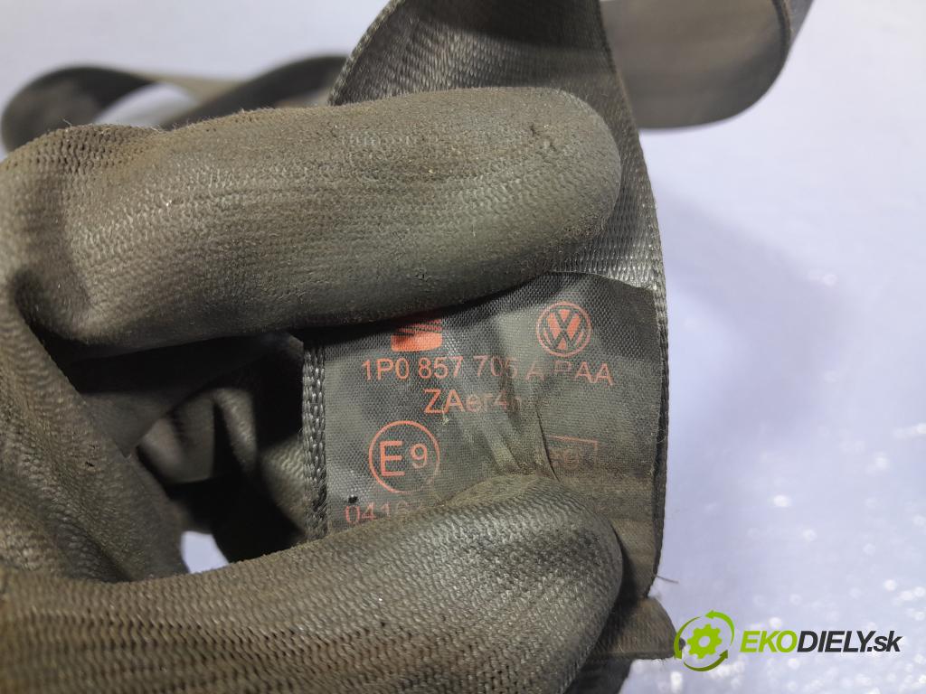 Seat Leon 2006 kokpit,pristrojová doska 01