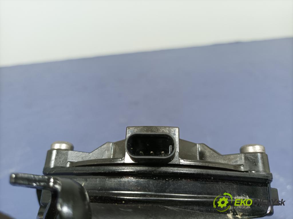 Bmw Seria 7 2022 / Separátor: 7925785
