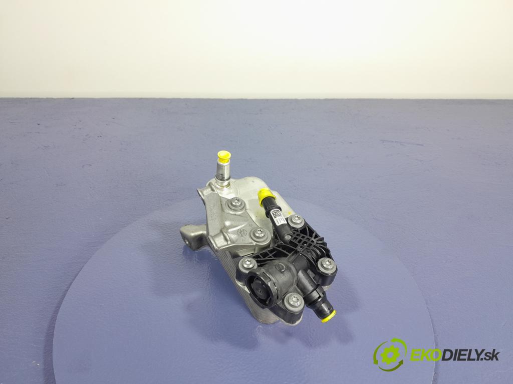 Bmw Seria 7 2022 chladič oleja 8580419