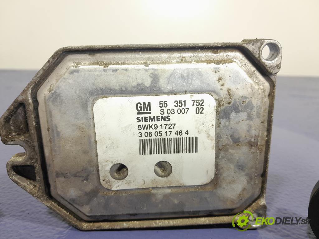 Opel Zafira 2003 riadiaca jednotka Motor: 55351752