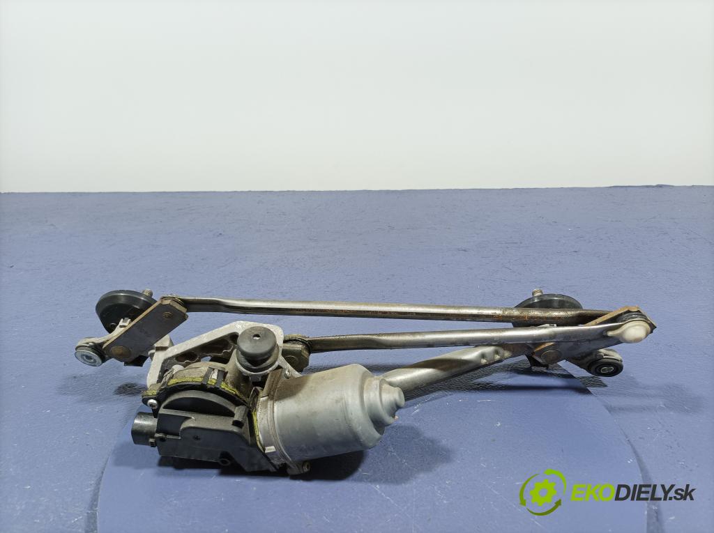 Toyota Urban cruiser 2009 mechanismus motorek Stěrače: před 01
