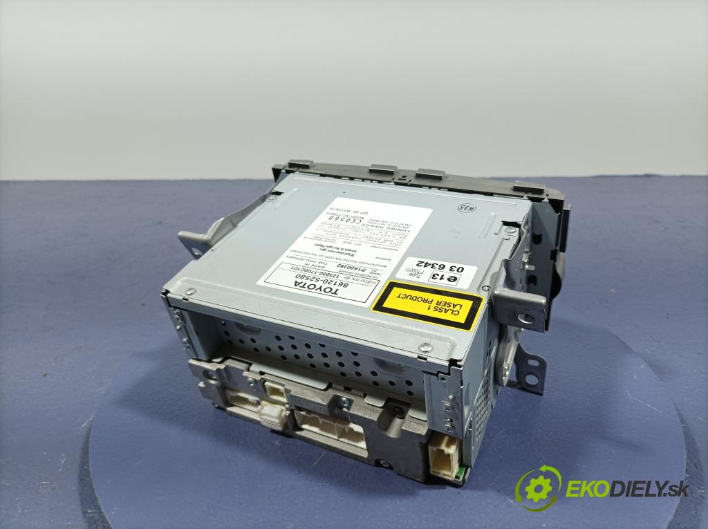 Toyota Urban cruiser 2009 Radio I Navigácia: 86120-52580