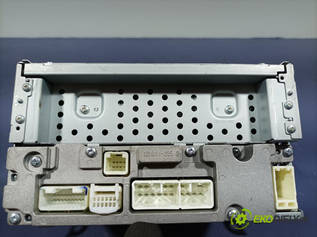 Toyota Urban cruiser 2009 Radio I Navigácia: 86120-52580
