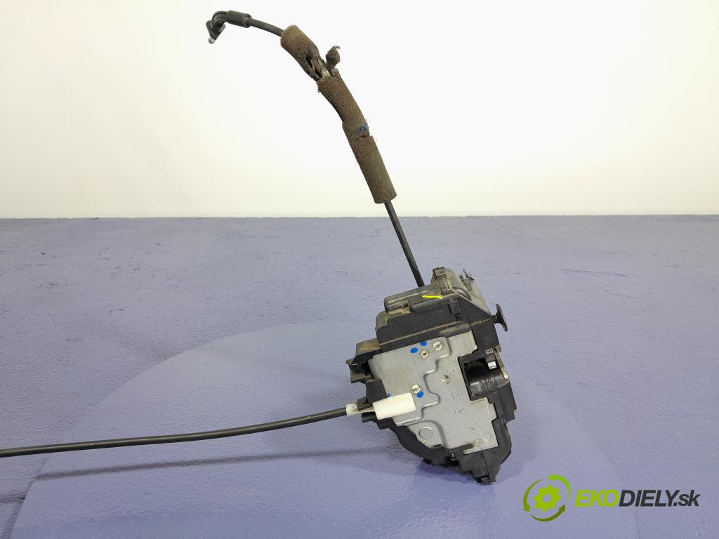 Renault Modus 2006 zámek dveře před v pravo: 01
