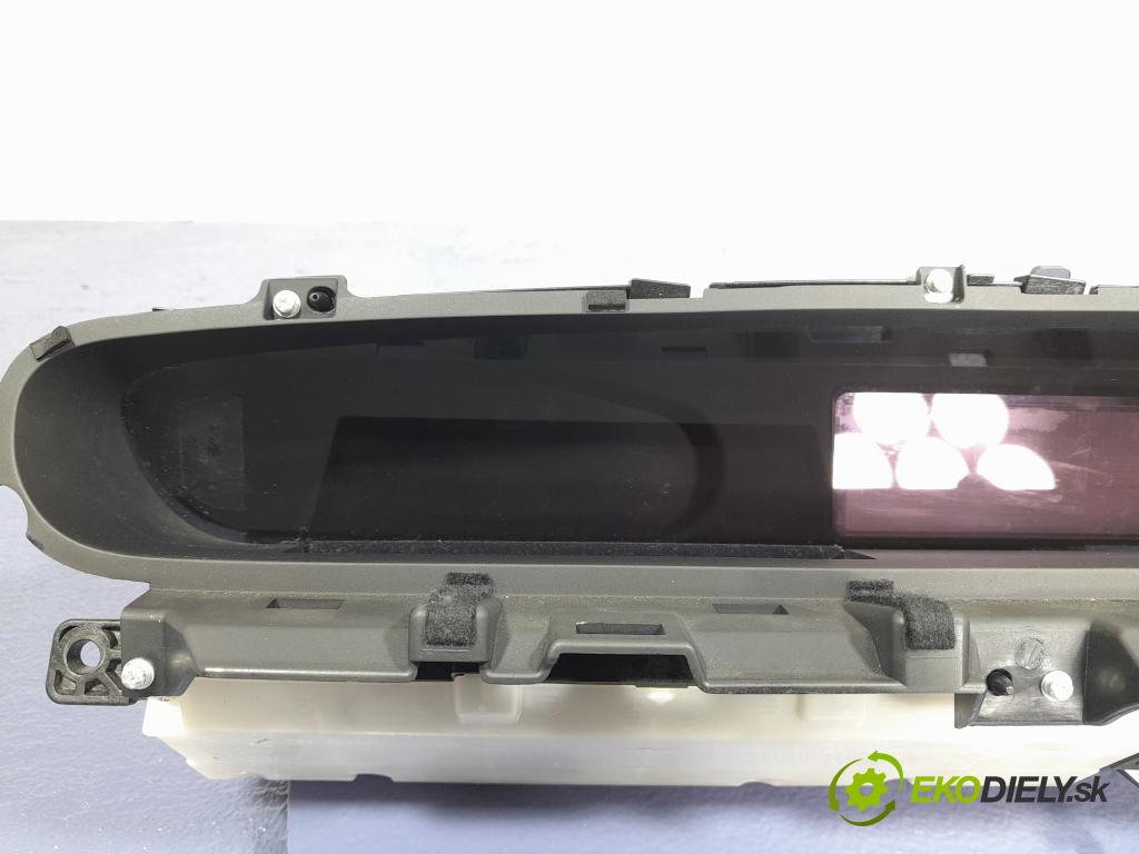 Toyota Prius 2010 prístrojovka/ budíky 769363-330