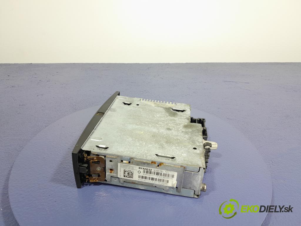 Renault Modus 2006 Radio I Navigácia: 8200483757T