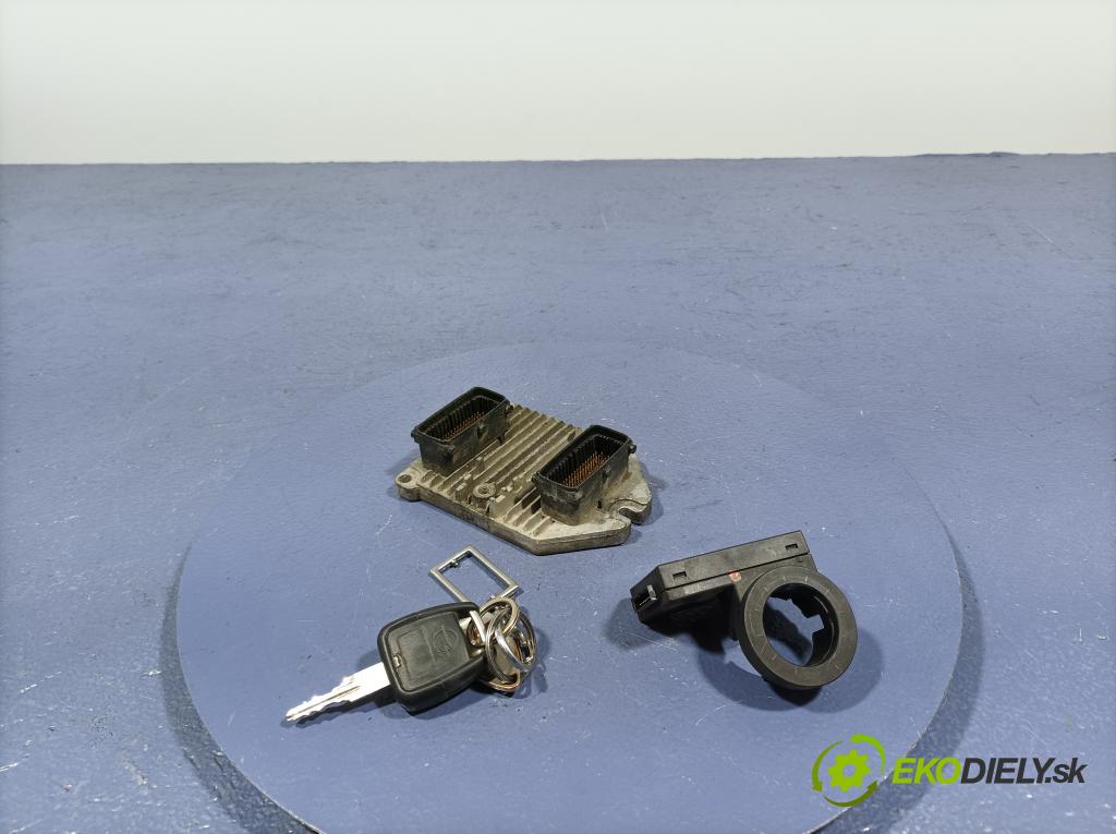 Opel Zafira 2001 riadiaca jednotka Motor: 55351751