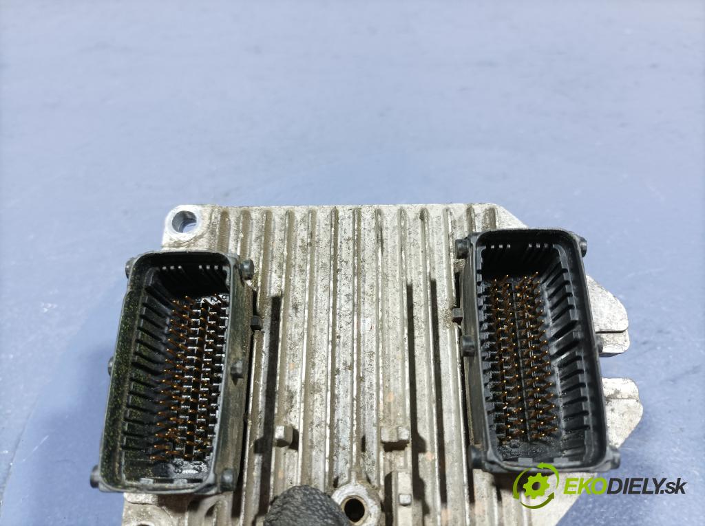 Opel Zafira 2001 riadiaca jednotka Motor: 55351751