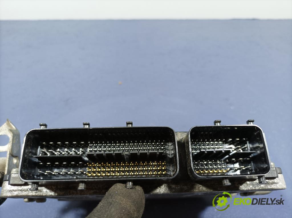 Toyota Prius 2010 riadiaca jednotka Motor: 89661-47280