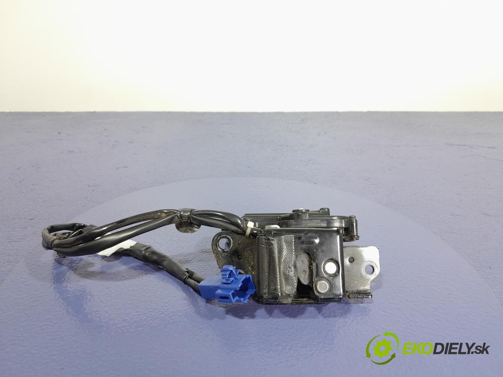 Toyota Prius 2010 zámek Klapky: kufr 01