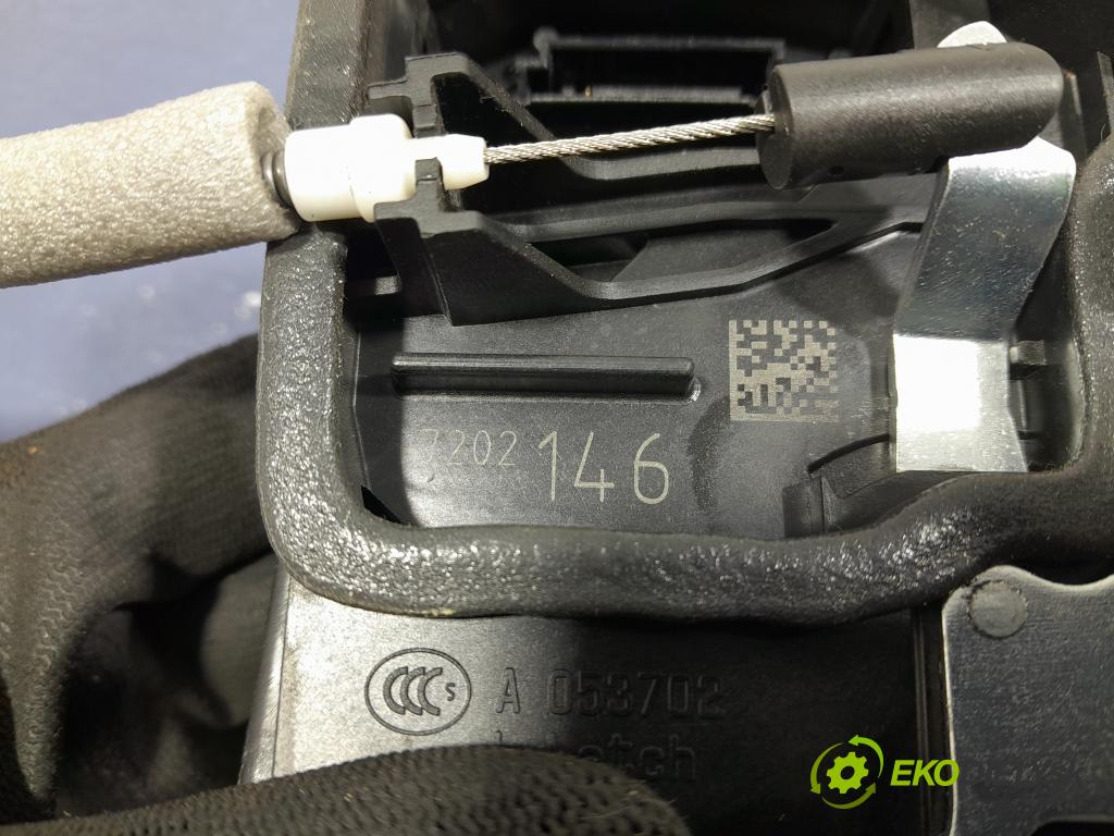 Bmw Seria 5 2012 zámek dveře před v pravo: 7202146