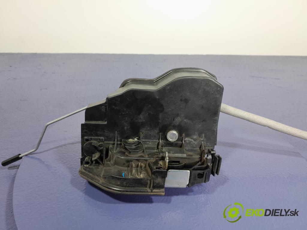 Bmw Seria 5 2012 zámek dveře před v pravo: 7202146