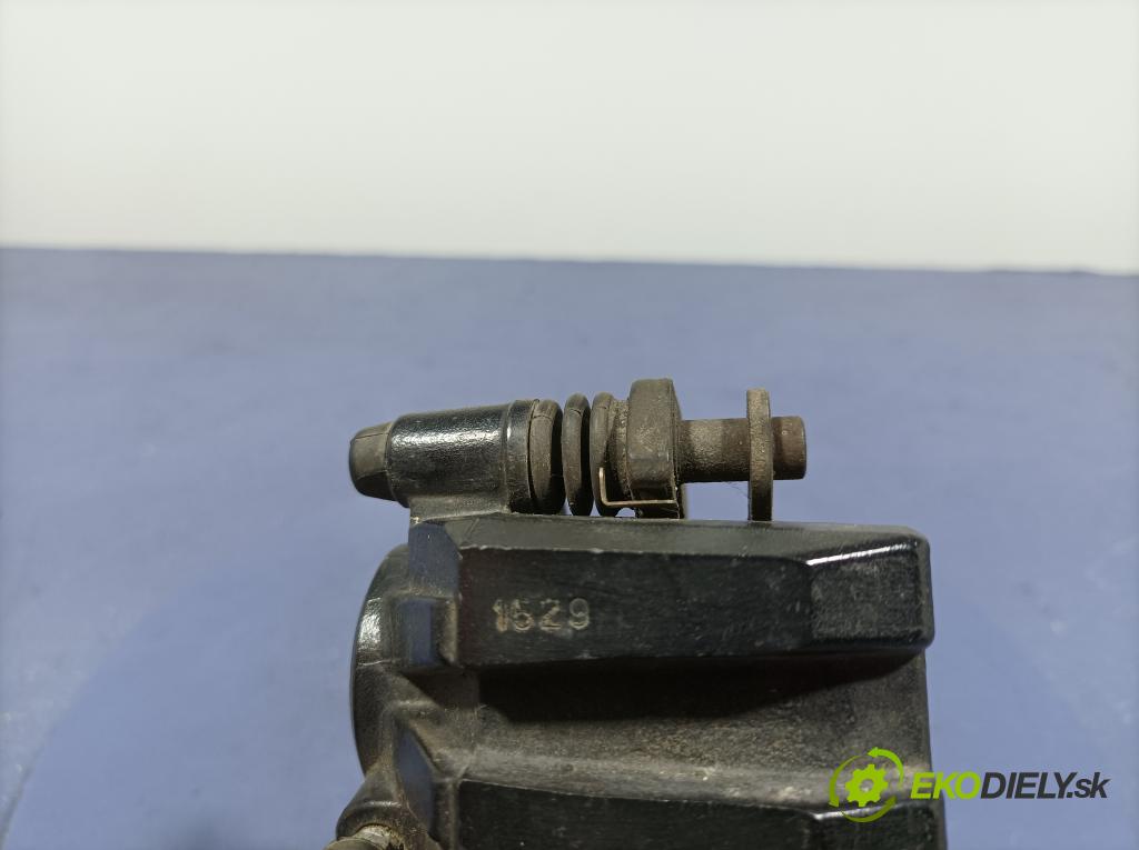 Kawasaki Ex500 d 1997 brzdič brzdový zad Vľavo: 49-633-00